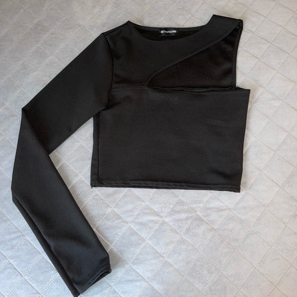 Pretty Little Thing Top - Picture 1 of 3